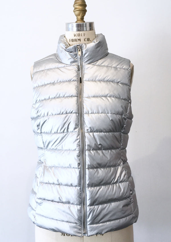 GAP Women's silver channeled puffer vest, XS