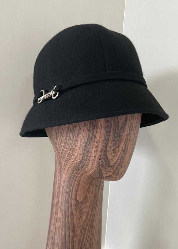 ALESSANDRA BACCI black cloche hat w/ silver side buckle, US size 7 1/8