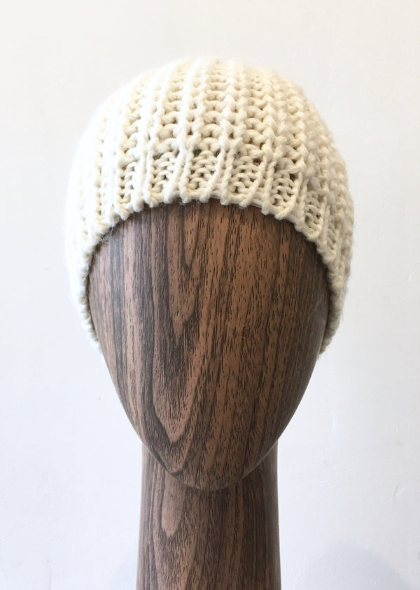 DIVIDED BY H&M Women’s hand knitted white beanie