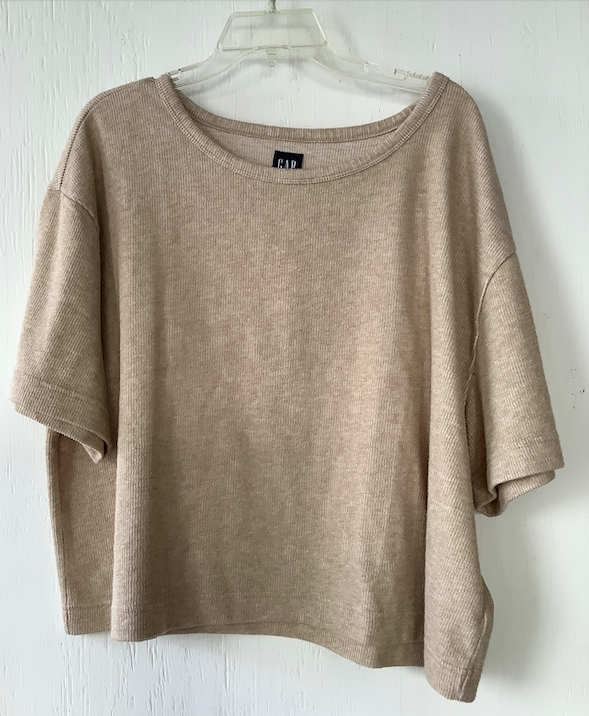 GAP Women’s beige rib knit crop boatneck short sleeve top, XL