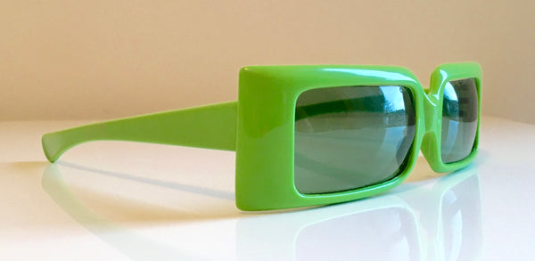 VINTAGE green mod girl 1960's oversize plastic sunglasses with smokey lens