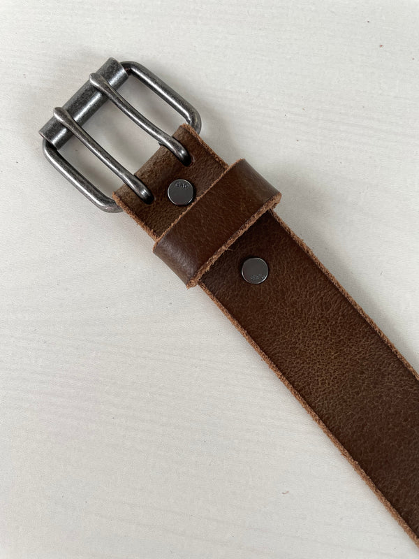 GAP Mens chestnut 1.5" wide casual leather belt w/ 2 prong buckle, 34"