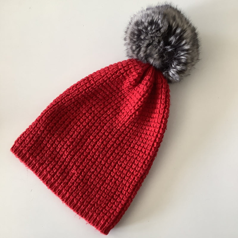 INDIGO red waffle knit toque faux fur pompom