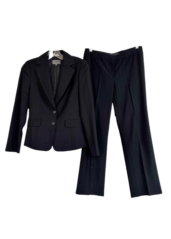 G 2000 STRETCH Women's black on black striped 2 button pant suit, 38 (6 US)