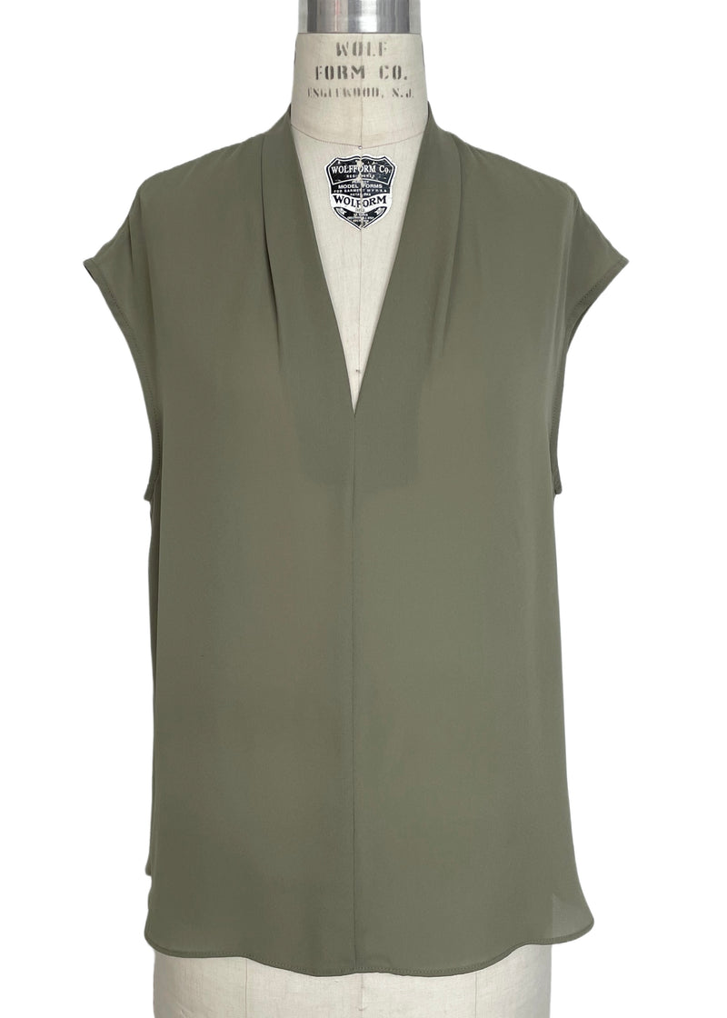 CONTEMPORAINE par Simone Women's olive crepe sleeveless draped v-neck blouse, L
