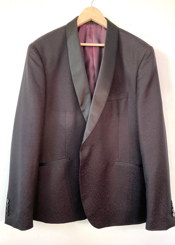 BOSCO UOMO Mens black w/ eggplant damask textured tuxedo jacket with black satin shawl collar, 46R