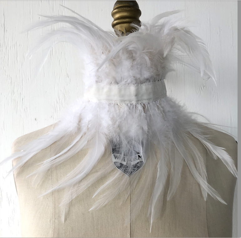 CHOKER white feather neckpiece w/ clasp, NS