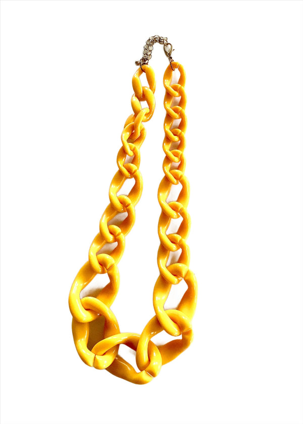 NECKLACE mustard plastic graduated curb link chain necklace
