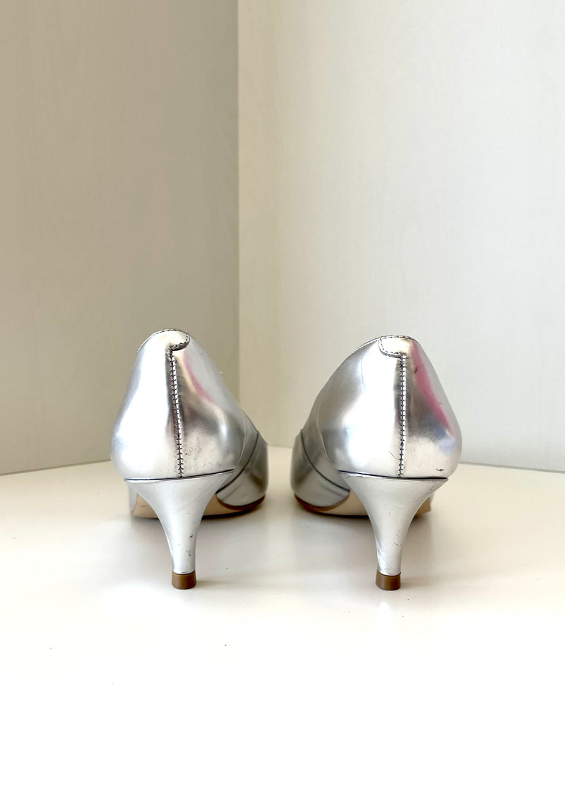 TALBOTS Women's metallic silver pump pointy toe 2" kitten heel, 7 B