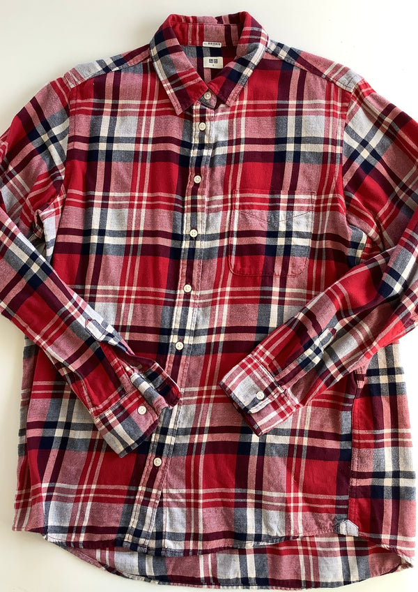 UNIQLO Women's red/white/navy plaid flannel shirt w/ chest pocket, S