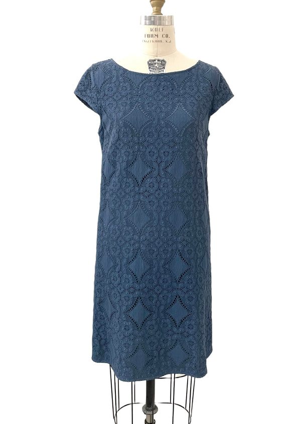 BURBERRY Women’s blue grey cotton lace boat neck shift dress with cap sleeves, 12