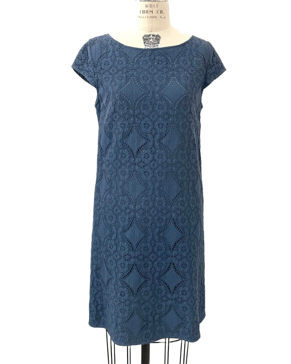 BURBERRY Women's blue grey cotton lace boat neck shift dress with cap IMIJ BURBERRY Women's blue grey cotton lace boat neck shift dress with cap IMIJ
