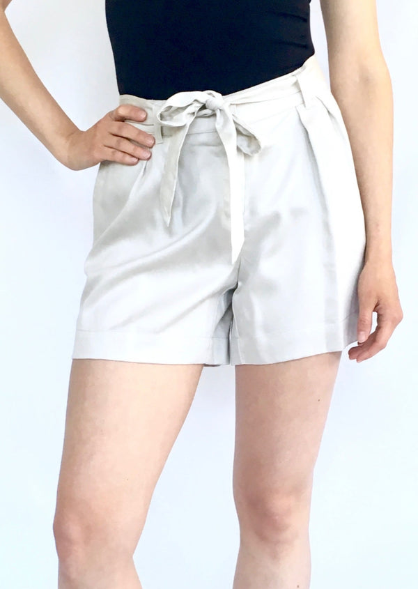 JONES NEW YORK Women's khaki shorts with detachable belt and front zip, 4