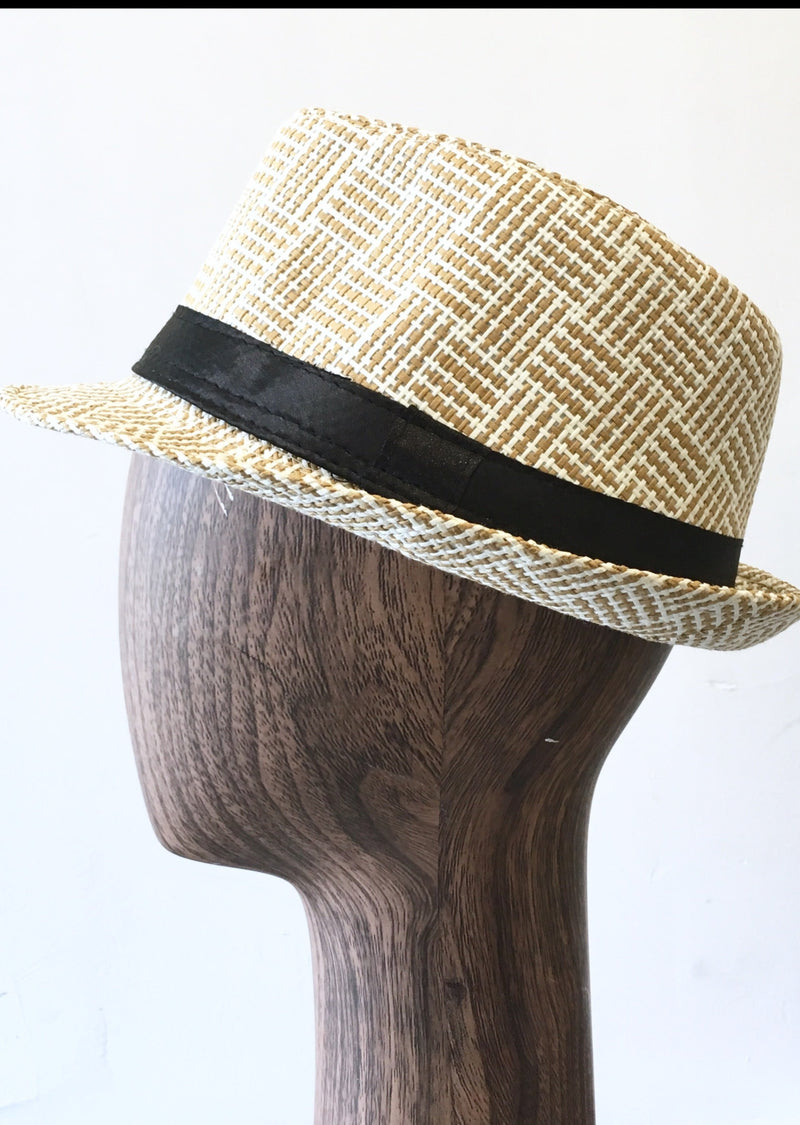 MENS sand & cream woven pattern fedora w/ black band, 7 1/4 - L