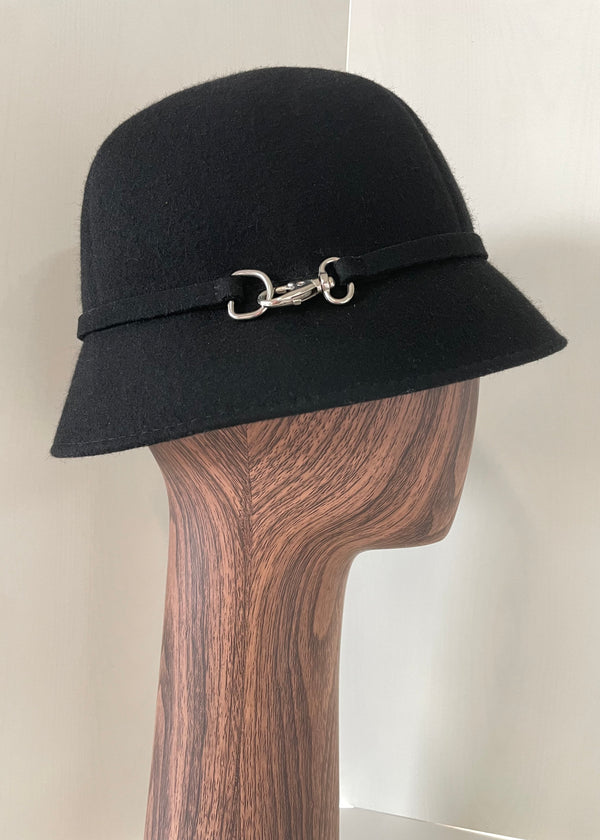 ALESSANDRA BACCI black cloche hat w/ silver side buckle, US size 7 1/8