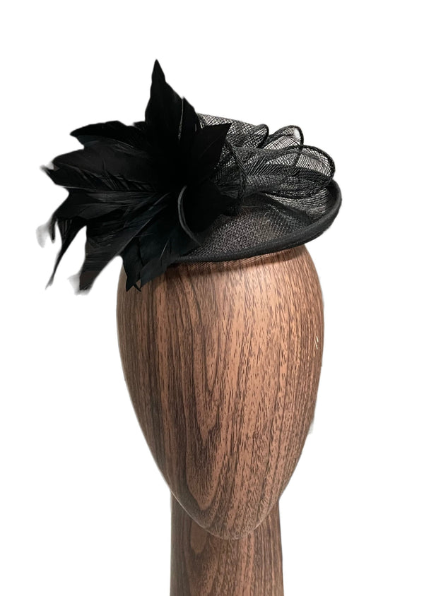 W HAT black fastinator w/ sinamay bow, 2 feather flowers & hair clip, NS