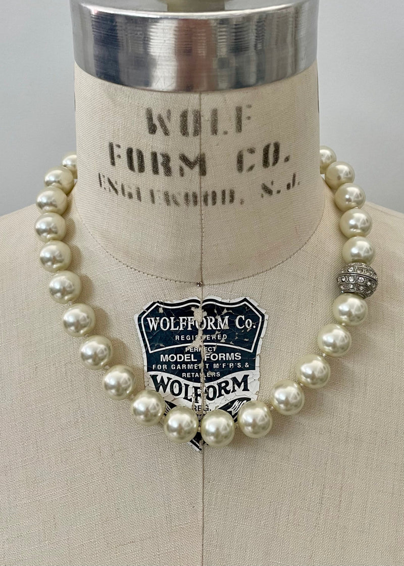 ALDO cream large pearl necklace w/ megnatic rhinestone closure, 8.5" long