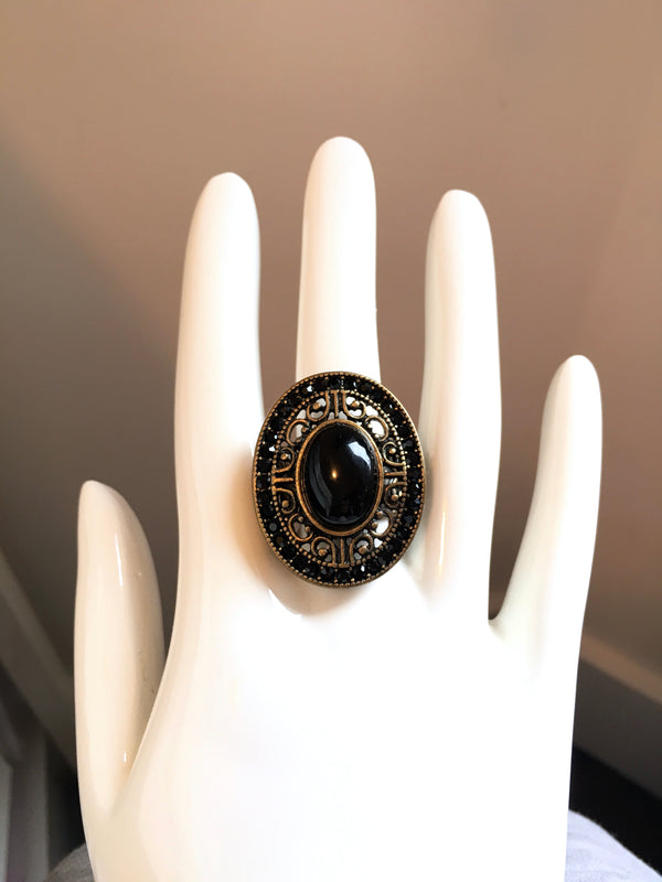 RING antiqued gold tone black stones oval cocktail ring