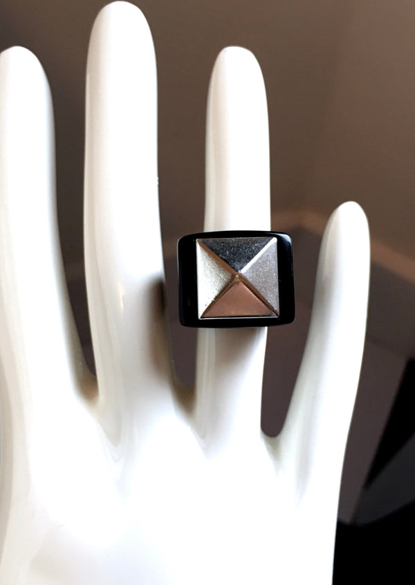 RING square black plastic & silvertone pyramid ring