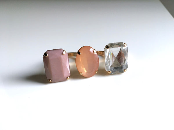 Dusty rose/pink/clear three stone 2-finger gold tone ring