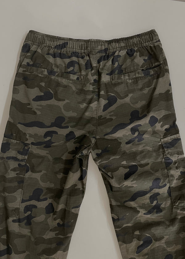OLD NAVY Boys olive grid cotton camo cargo jogger pants, XL / 14-16