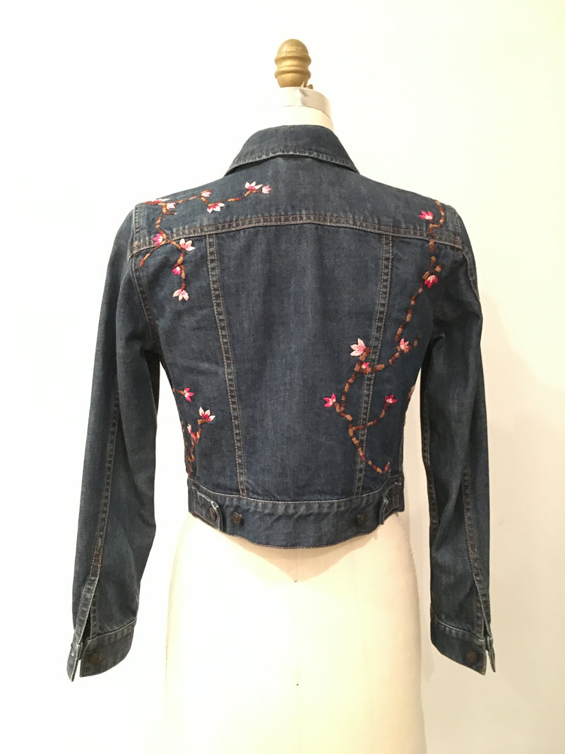 GAP VINTAGE 90's Women's pink floral embroidered indigo jean jacket, XS