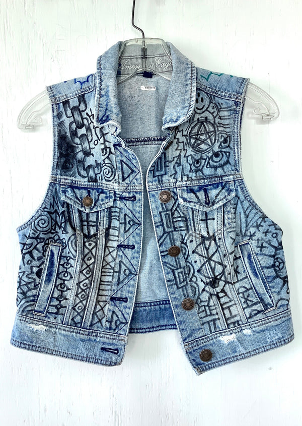 AMERICAN EAGLE Women’s jean vest with custom artwork, M