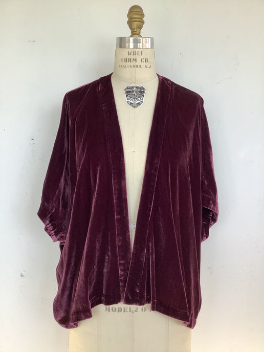 ARITZIA TALULA Women's burgundy velvet 'Fawkner Kimono Cardigan' open front w/ short dolman sleeves & boxy fit, XXS