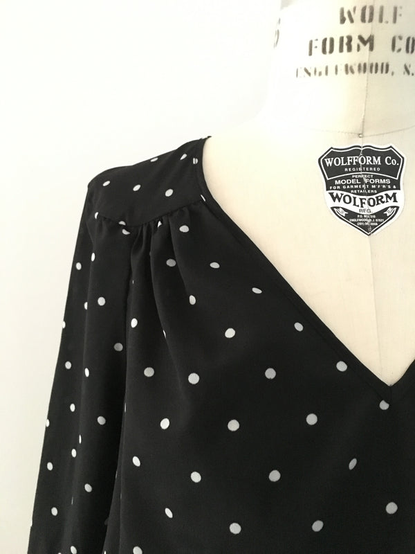 DANIEL RAINNS Women's black & white polka dot blouson blouse, S