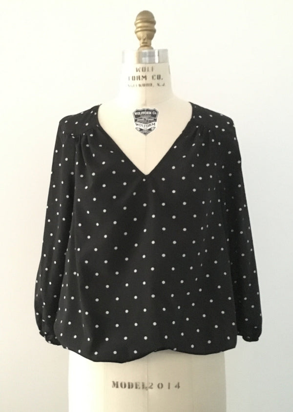 DANIEL RAINNS Women's black & white polka dot blouson blouse, S