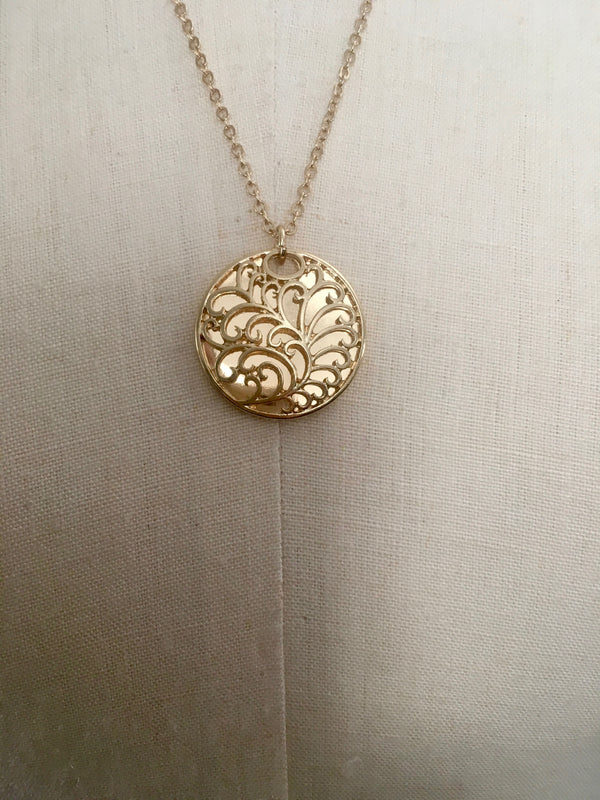 OLD NAVY goldtone fern circle pendant necklace, 26"-32"