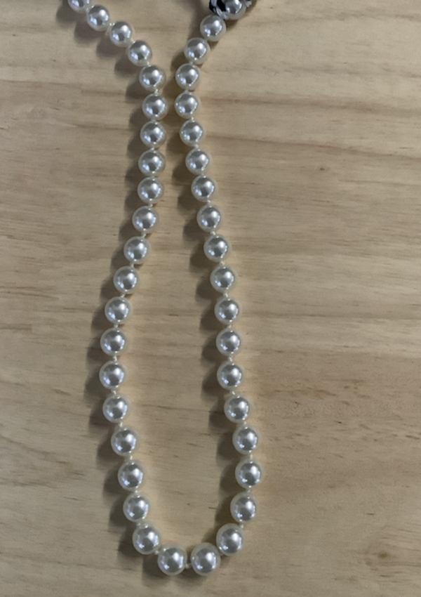 NECKLACE pearl choker w/ rhinestone oval silver clasp