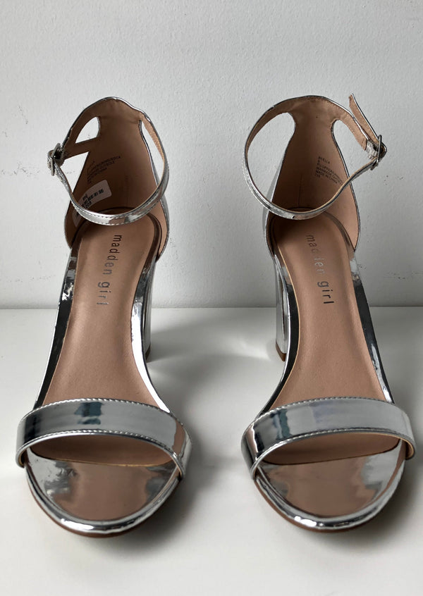MADDEN Women's chrome block heeled sandals, 8
