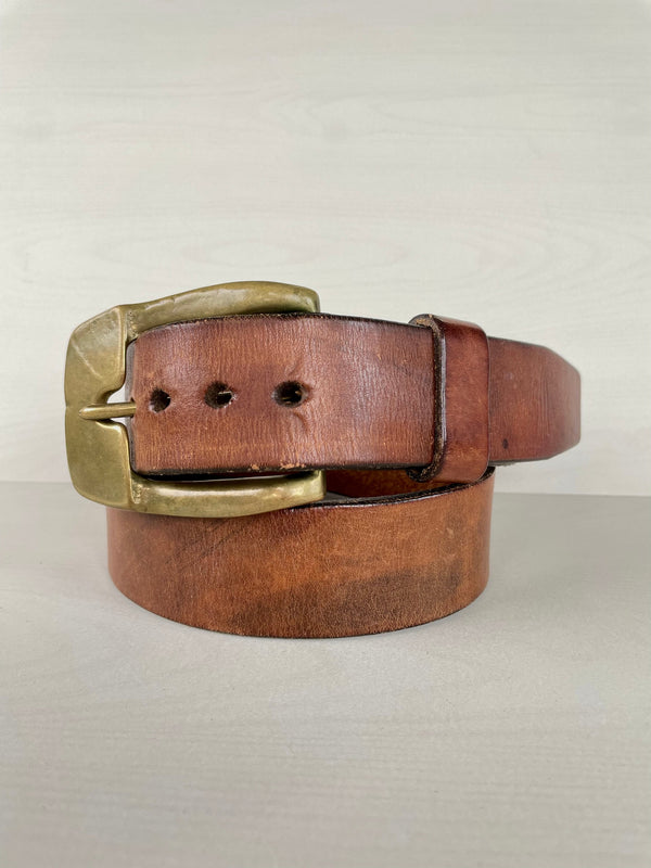 VINTAGE MENS patinaed brown 1.75" wide leather belt w/ brass buckle, 34"