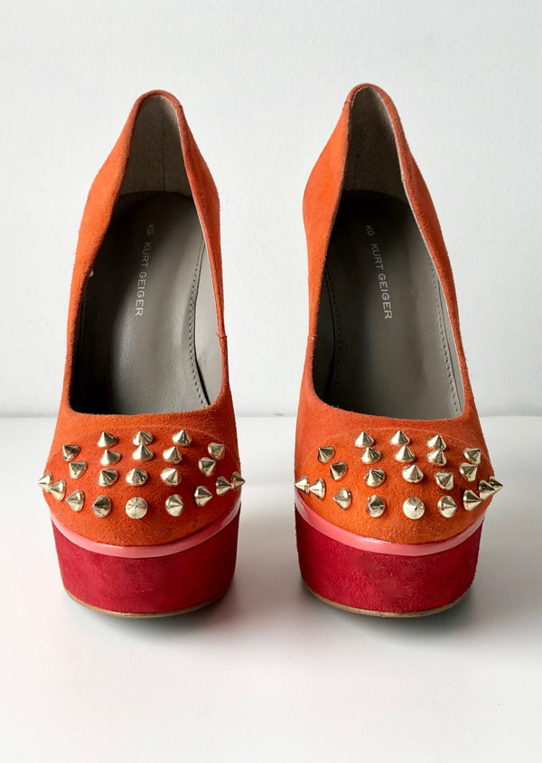 KG KURT GEIGER orange/red suede platform pumps w/ gold stud toe & mirror gold heel, 6