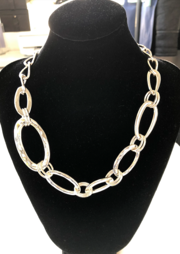 BANANA REPUBLIC silver chunky graduated chain necklace