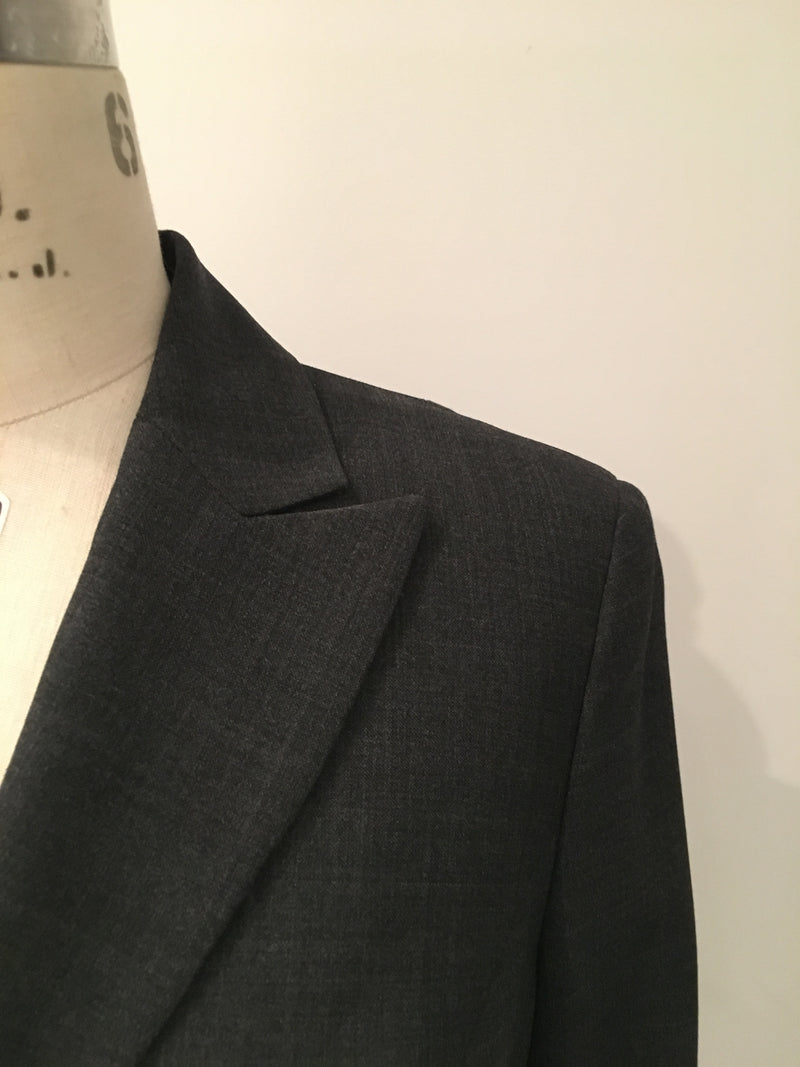 JONES NEW YORK Women's charcoal 2 button notch collar suit, 4 Petite
