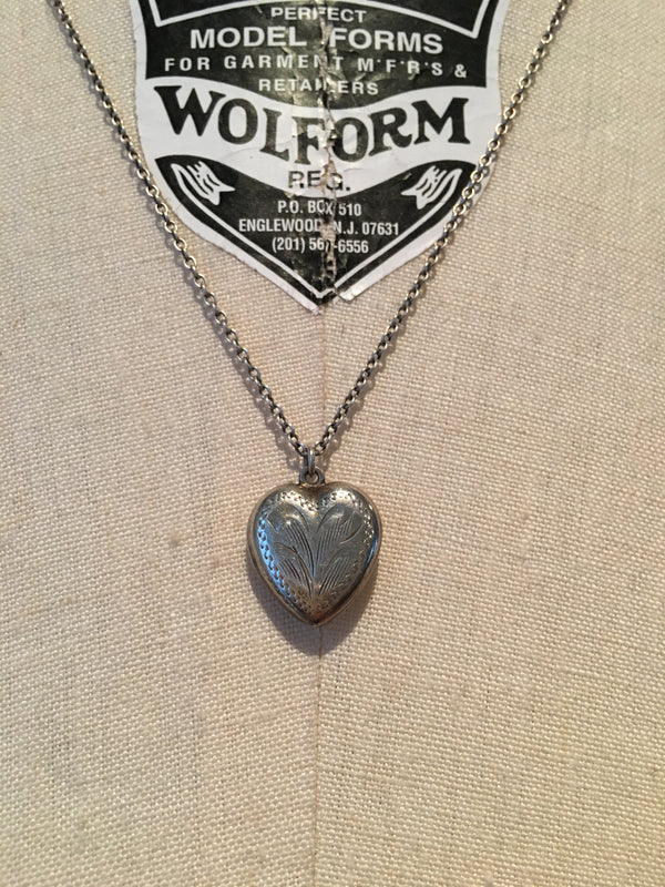 NECKLACE VINTAGE sterling silver engraved heart pendant